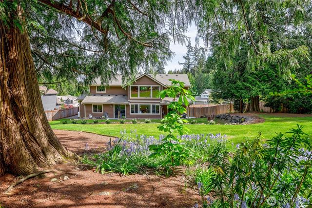 5726 Solana Lane NE, Bainbridge Island, WA 98110