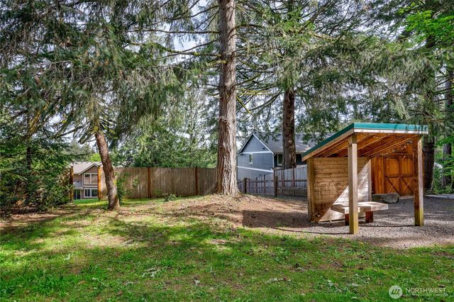 5726 Solana Lane NE, Bainbridge Island, WA 98110