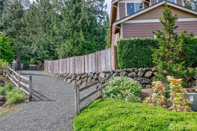 5726 Solana Lane NE, Bainbridge Island, WA 98110