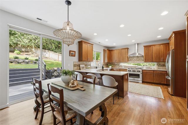 5726 Solana Lane NE, Bainbridge Island, WA 98110