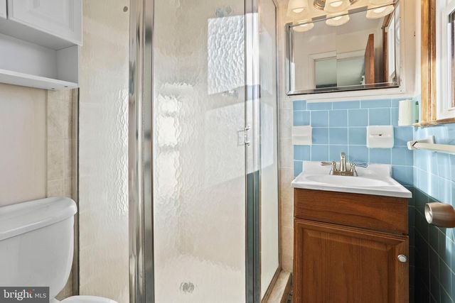 18 COBBLESTONE LN, Aston, PA 19014