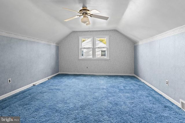 18 COBBLESTONE LN, Aston, PA 19014