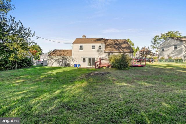 18 COBBLESTONE LN, Aston, PA 19014