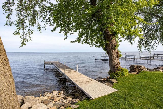 188 ADELLA BEACH ROAD, Neenah, WI 54956