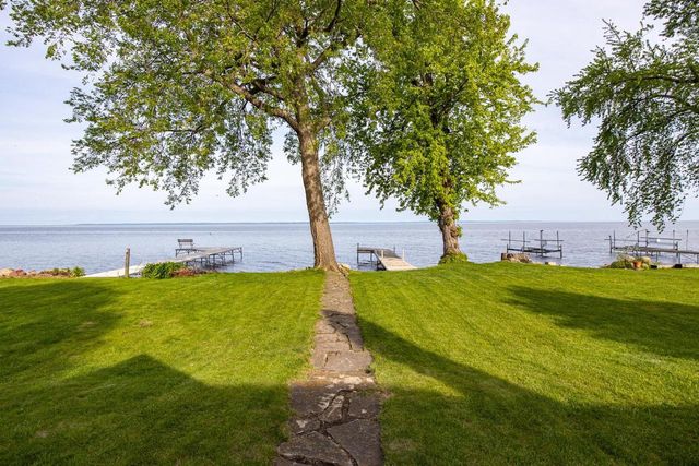 188 ADELLA BEACH ROAD, Neenah, WI 54956