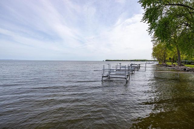 188 ADELLA BEACH ROAD, Neenah, WI 54956