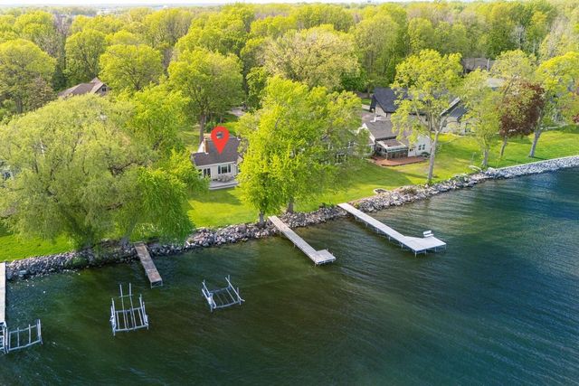 188 ADELLA BEACH ROAD, Neenah, WI 54956