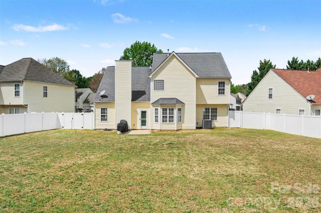 7720 Shiny Meadow Lane, Charlotte, NC 28215