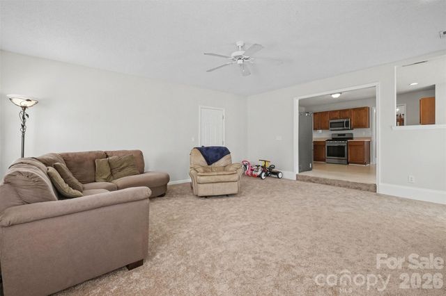 7720 Shiny Meadow Lane, Charlotte, NC 28215