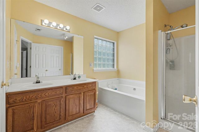 7720 Shiny Meadow Lane, Charlotte, NC 28215