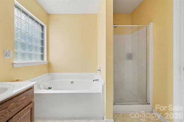 7720 Shiny Meadow Lane, Charlotte, NC 28215