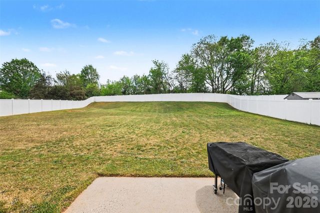 7720 Shiny Meadow Lane, Charlotte, NC 28215