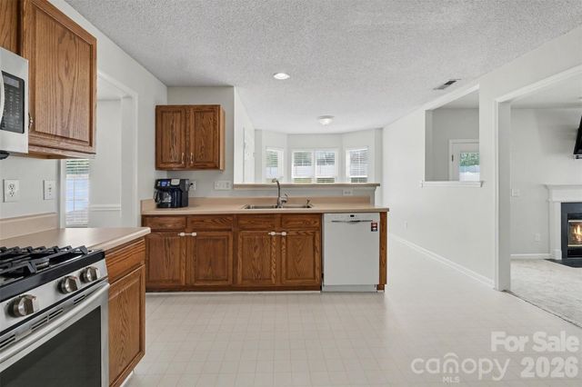 7720 Shiny Meadow Lane, Charlotte, NC 28215