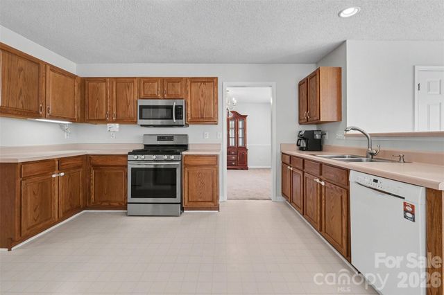 7720 Shiny Meadow Lane, Charlotte, NC 28215