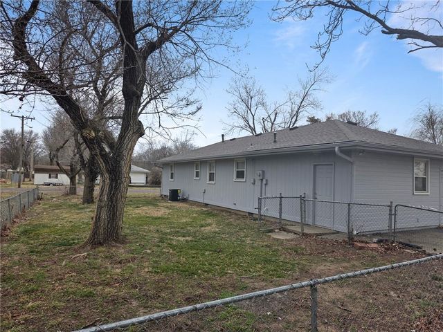 701 Lake Road, Garden City, MO 64747