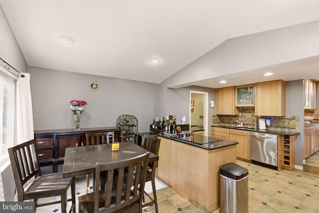 306 CHARLES ST, Rockville, MD 20850