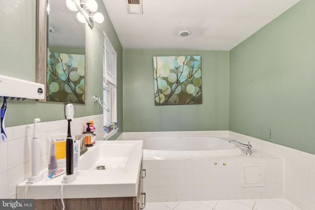 306 CHARLES ST, Rockville, MD 20850