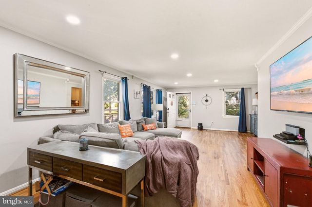 306 CHARLES ST, Rockville, MD 20850