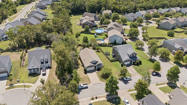 1380 Creekside Dr, Nolensville, TN 37135