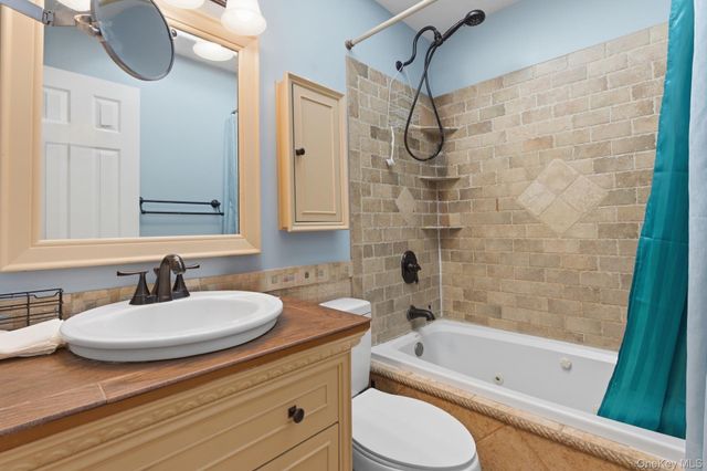 1537 N Thompson Drive, Bay Shore, NY 11706