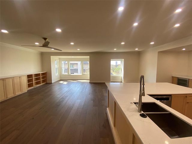 1114 Sherwood Lane C-1, Nichols Hills, OK 73116