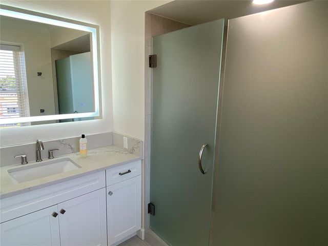 1114 Sherwood Lane C-1, Nichols Hills, OK 73116