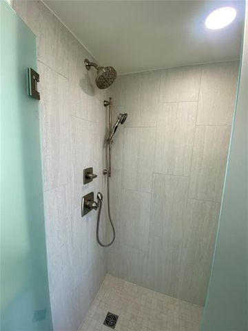 1114 Sherwood Lane C-1, Nichols Hills, OK 73116