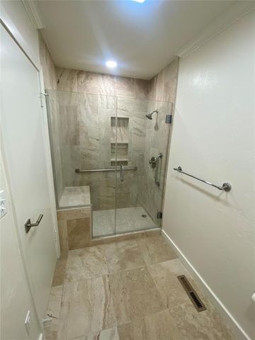 1114 Sherwood Lane C-1, Nichols Hills, OK 73116