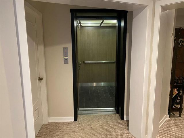 1114 Sherwood Lane C-1, Nichols Hills, OK 73116