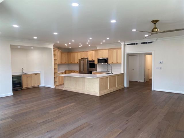 1114 Sherwood Lane C-1, Nichols Hills, OK 73116