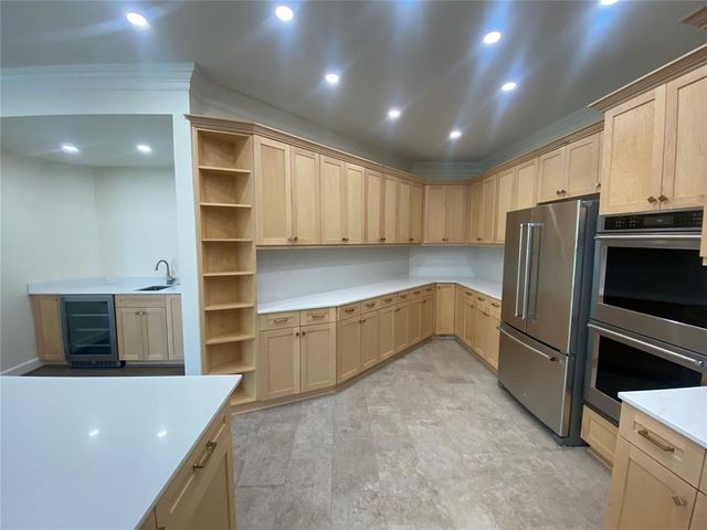 1114 Sherwood Lane C-1, Nichols Hills, OK 73116