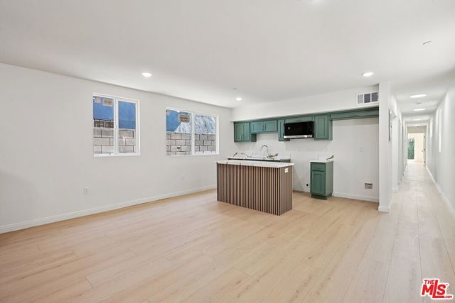 1354 E 108th Street, Los Angeles, CA 90059