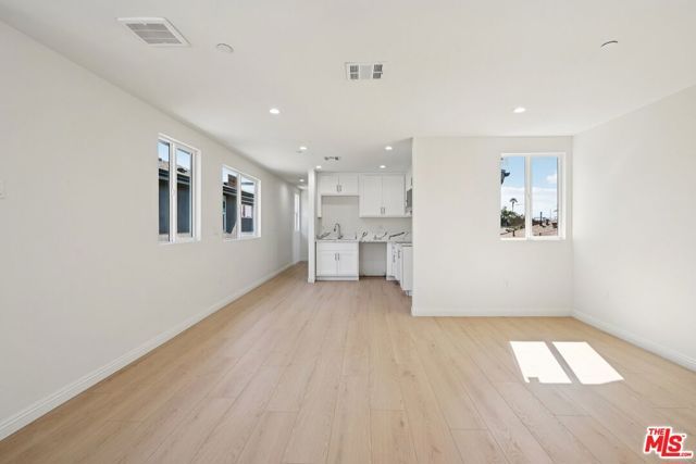 1354 E 108th Street, Los Angeles, CA 90059