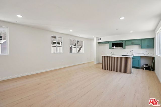 1354 E 108th Street, Los Angeles, CA 90059