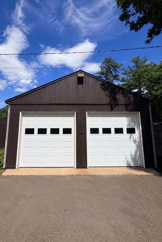25 Beacon St, Amesbury, MA 01913