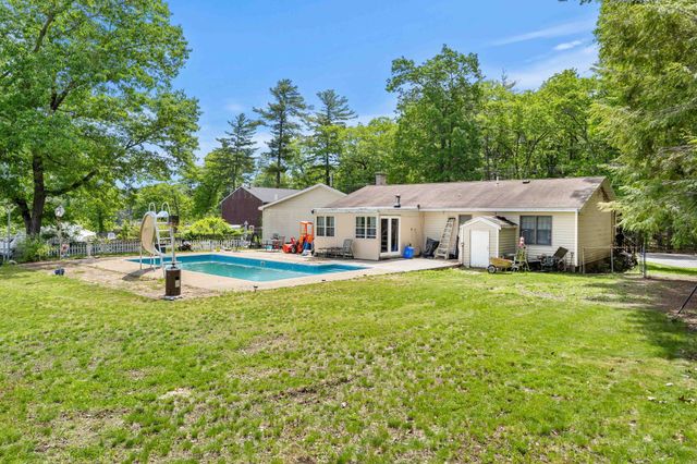 25 Beacon St, Amesbury, MA 01913