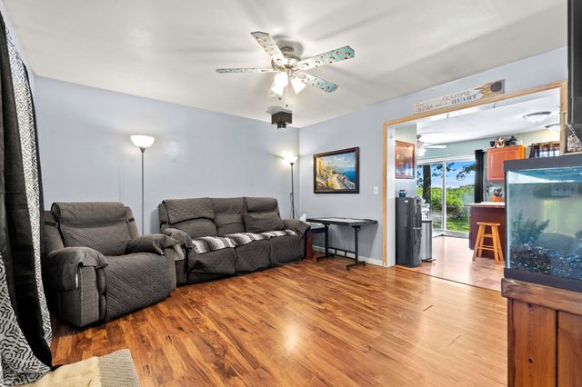 25 Beacon St, Amesbury, MA 01913