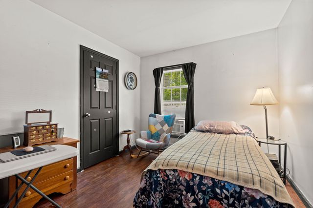 25 Beacon St, Amesbury, MA 01913