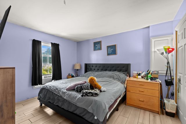 25 Beacon St, Amesbury, MA 01913
