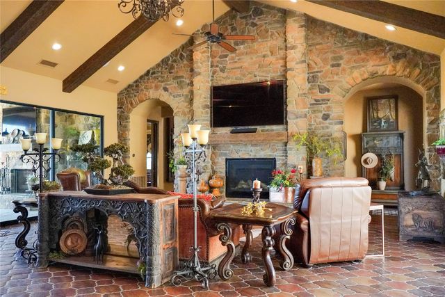 2688 FM 2190, Jacksboro, TX 76458