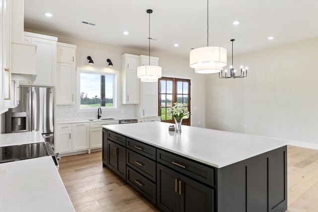 188 Beartown Rd, Loretto, TN 38469