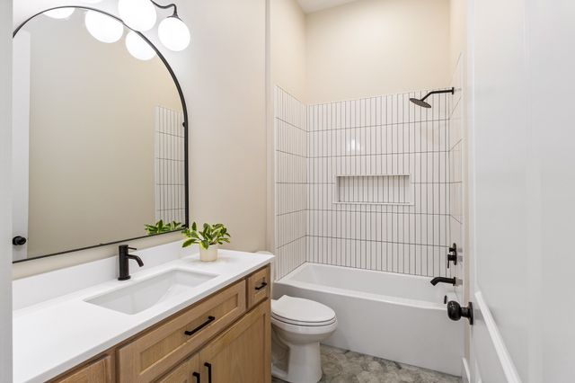 188 Beartown Rd, Loretto, TN 38469