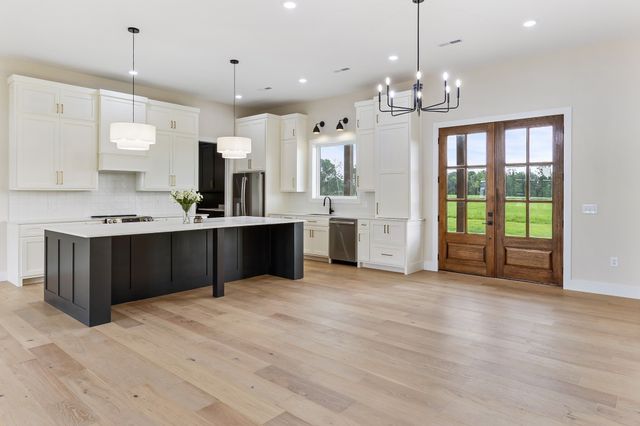 188 Beartown Rd, Loretto, TN 38469