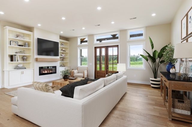 188 Beartown Rd, Loretto, TN 38469