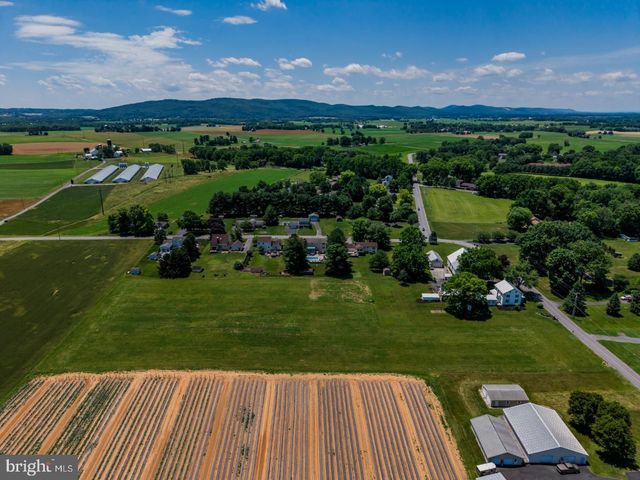895 EPPLEY ROAD, Mechanicsburg, PA 17055