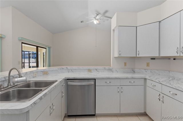 2804 N Canterbury Lake Drive, Hernando, FL 34442