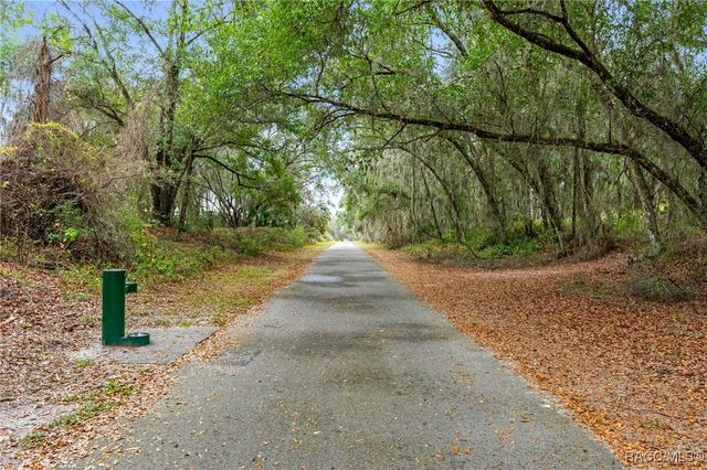 2804 N Canterbury Lake Drive, Hernando, FL 34442