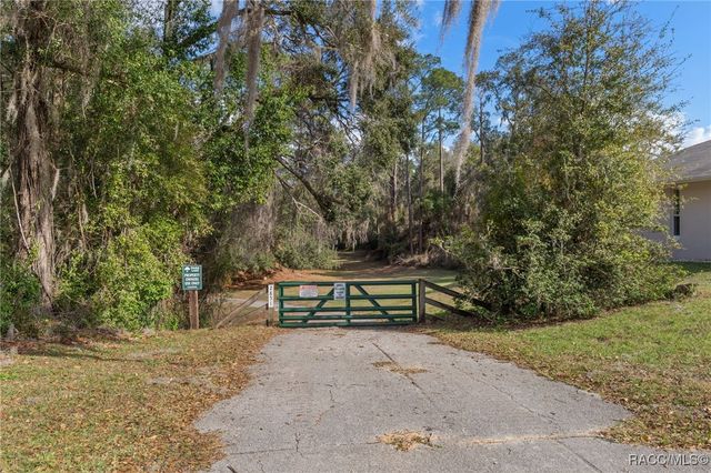 2804 N Canterbury Lake Drive, Hernando, FL 34442