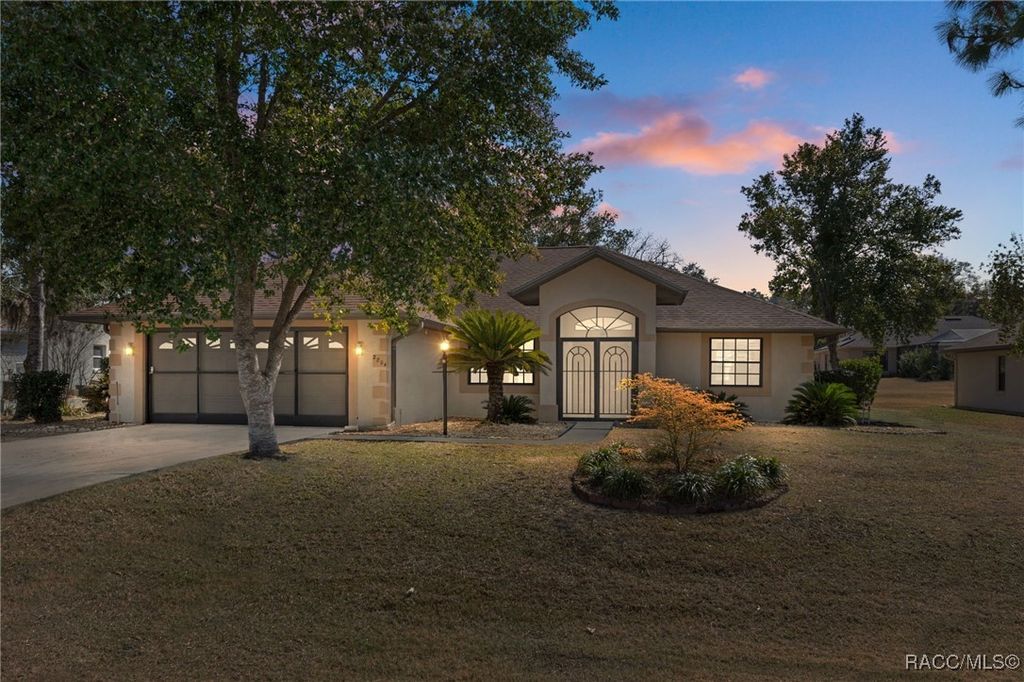 2804 N Canterbury Lake Drive, Hernando, FL 34442