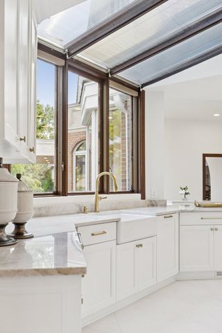 2430 Dorina Drive, Northfield, IL 60093